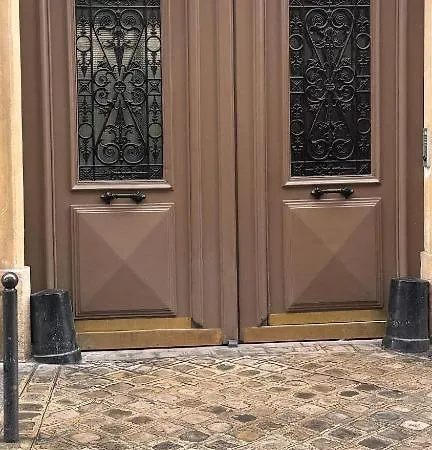 Bastille Near Monument 3p 2 Beds Space *